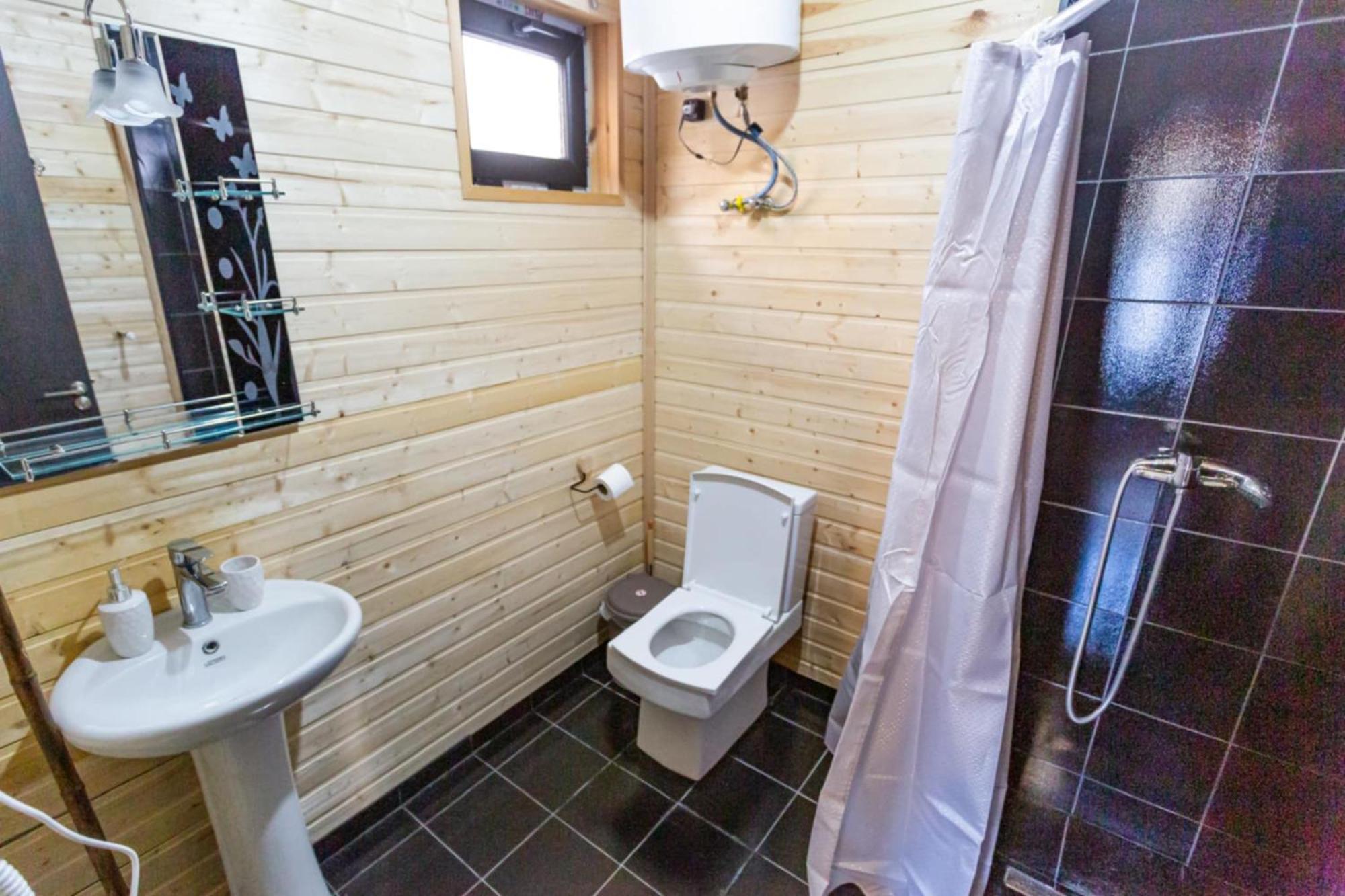 Inga Jafaridze Guesthouse Pele Местия Екстериор снимка