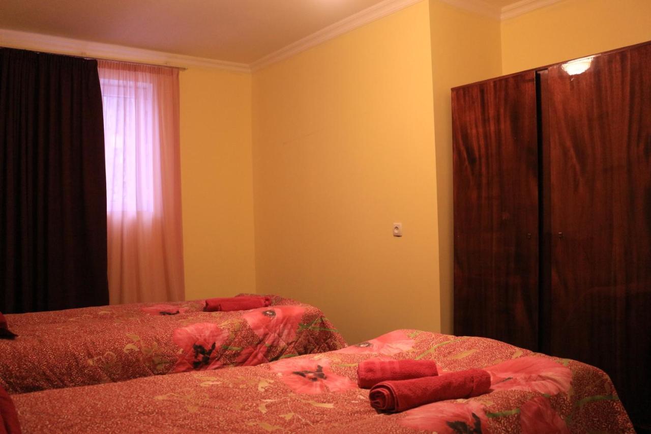 Inga Jafaridze Guesthouse Pele Местия Екстериор снимка