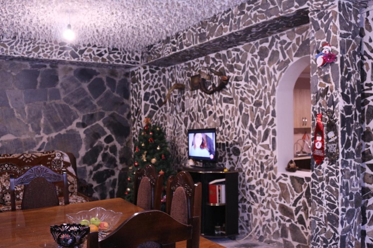 Inga Jafaridze Guesthouse Pele Местия Екстериор снимка