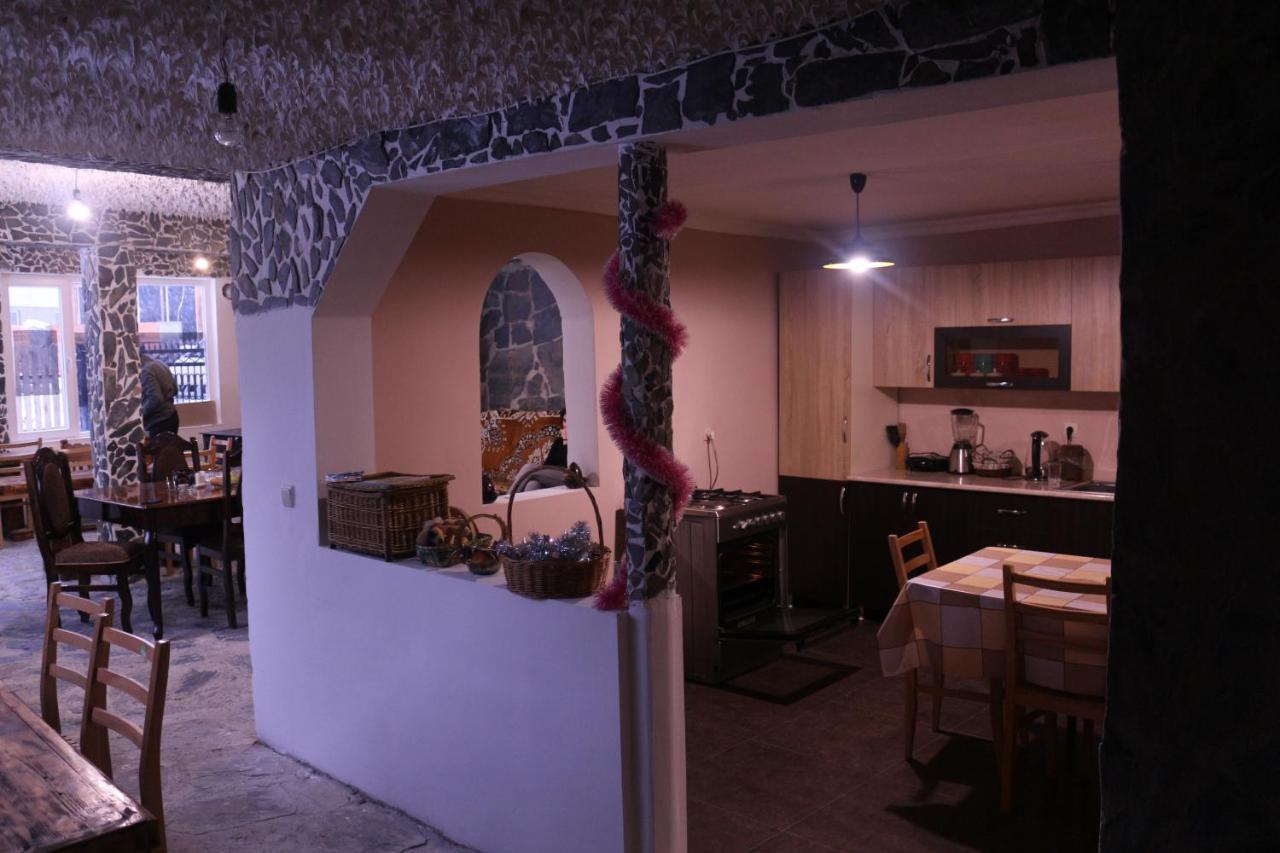 Inga Jafaridze Guesthouse Pele Местия Екстериор снимка