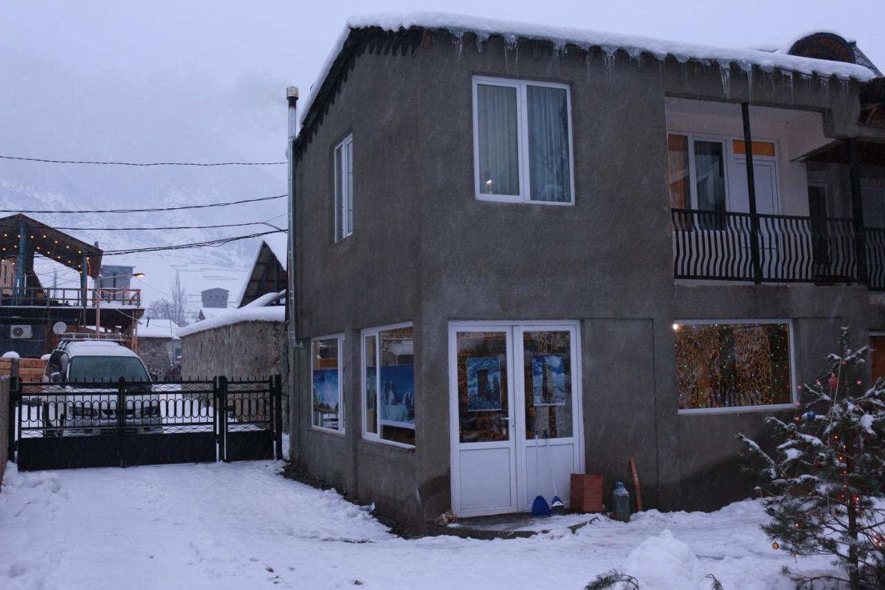 Inga Jafaridze Guesthouse Pele Местия Екстериор снимка